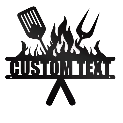 Grosses personalisiertes Grillschild mit Grillbesteck und individuellem Namen für Grillplatz oder Gartenküche