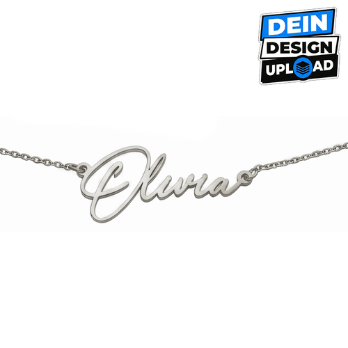Frau trägt personalisierte Namenshalskette mit eigenem Namen als eleganten Damenschmuck